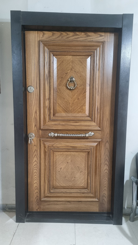 در ضدسرقت دوقاب بلوط